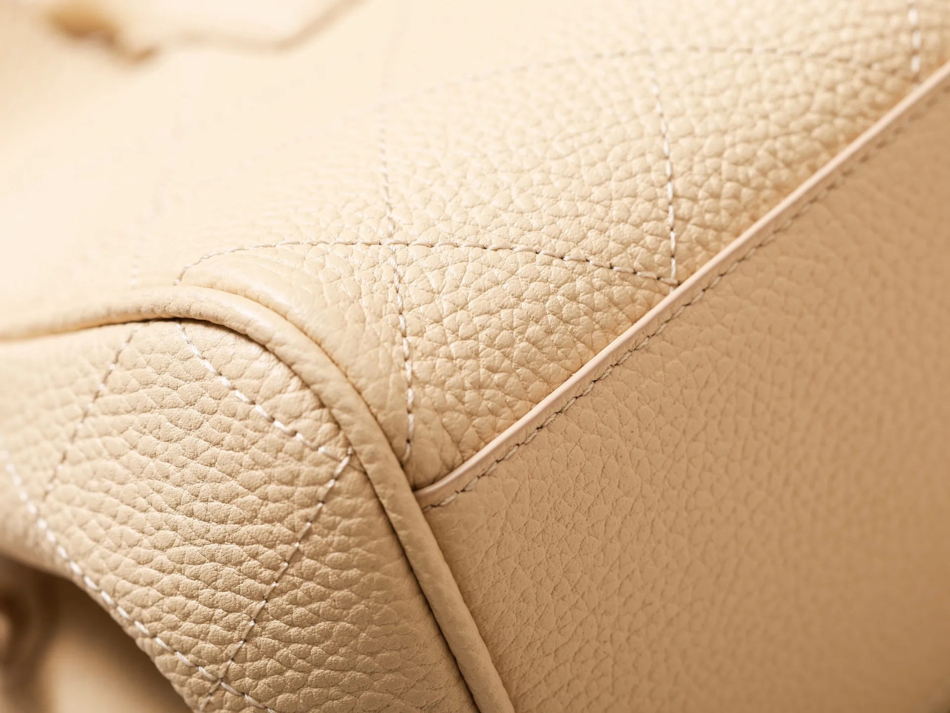 Chanel Small Shopping Shoulder Bag / Light Beige Gold Hardware - Image 9