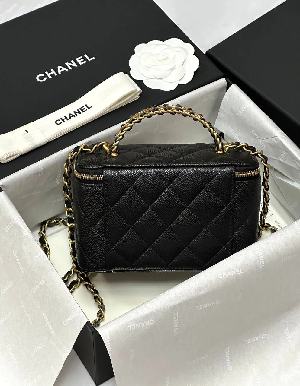 Chanel Small Vanity Case Black / - Image 3
