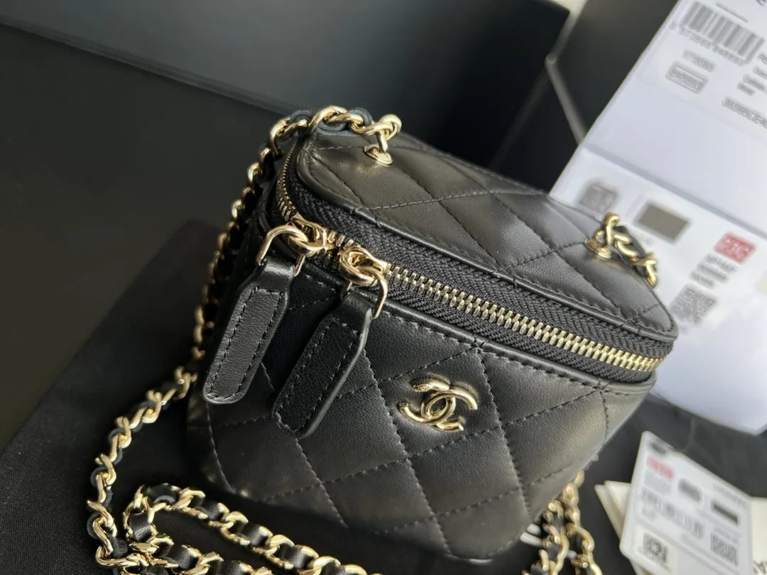 Chanel Vanity With Chain Black / - Image 6