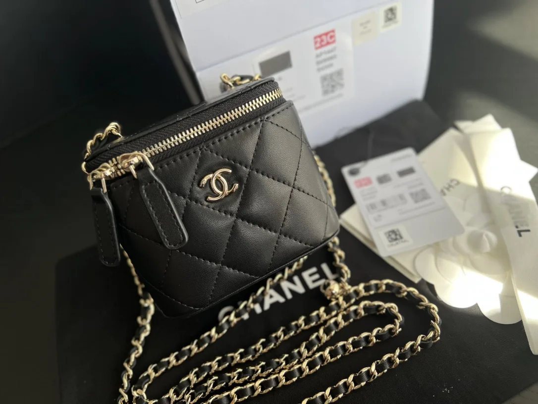 Chanel Vanity With Chain Black / - Image 7