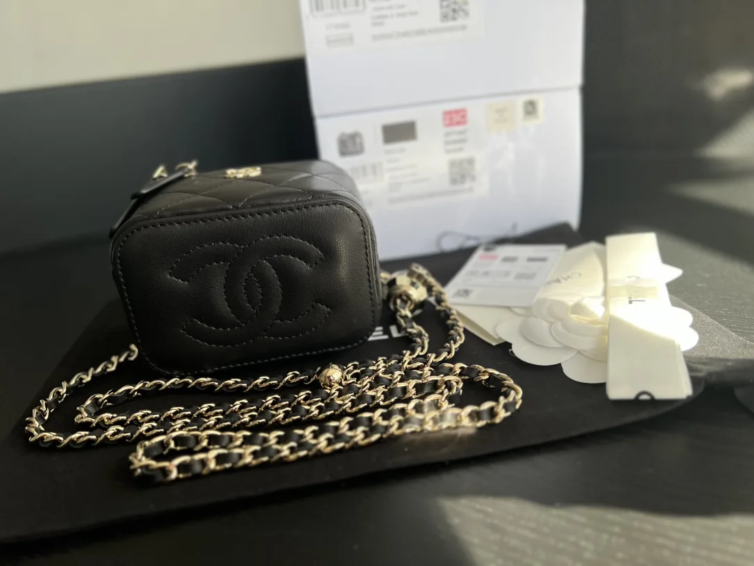 Chanel Vanity With Chain Black / - Image 8
