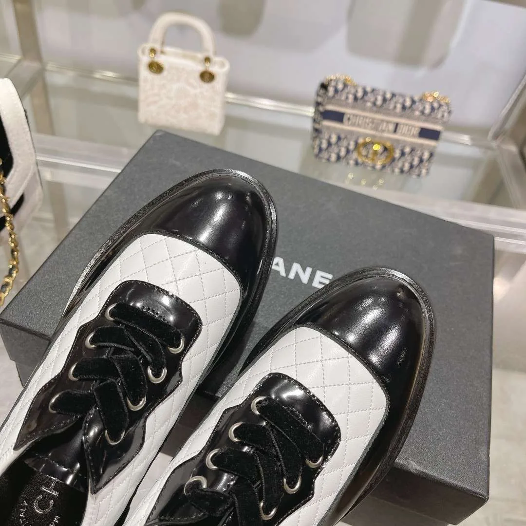 Alternative view of Chanel Thick Soled Chain Laced Loafers White