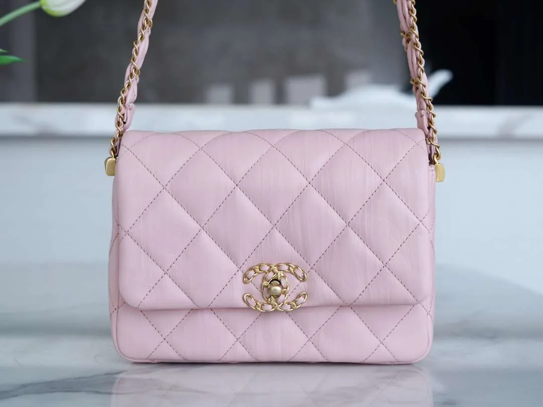 Chanel Wide Shoulder Bag Pink / - Image 3