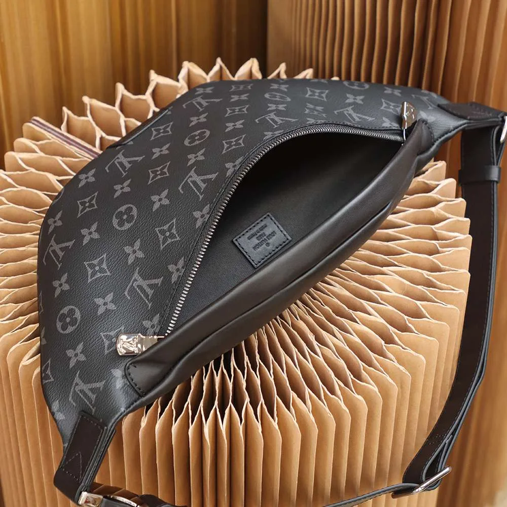 Louis Vuitton Discovery Bumbag / Black Silver Hardware - Image 7