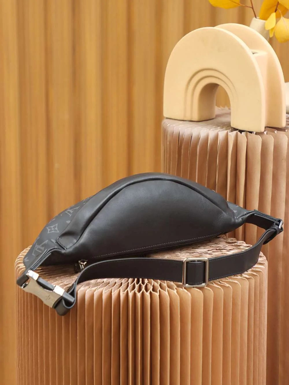 Louis Vuitton Discovery Bumbag / Black Silver Hardware - Image 5