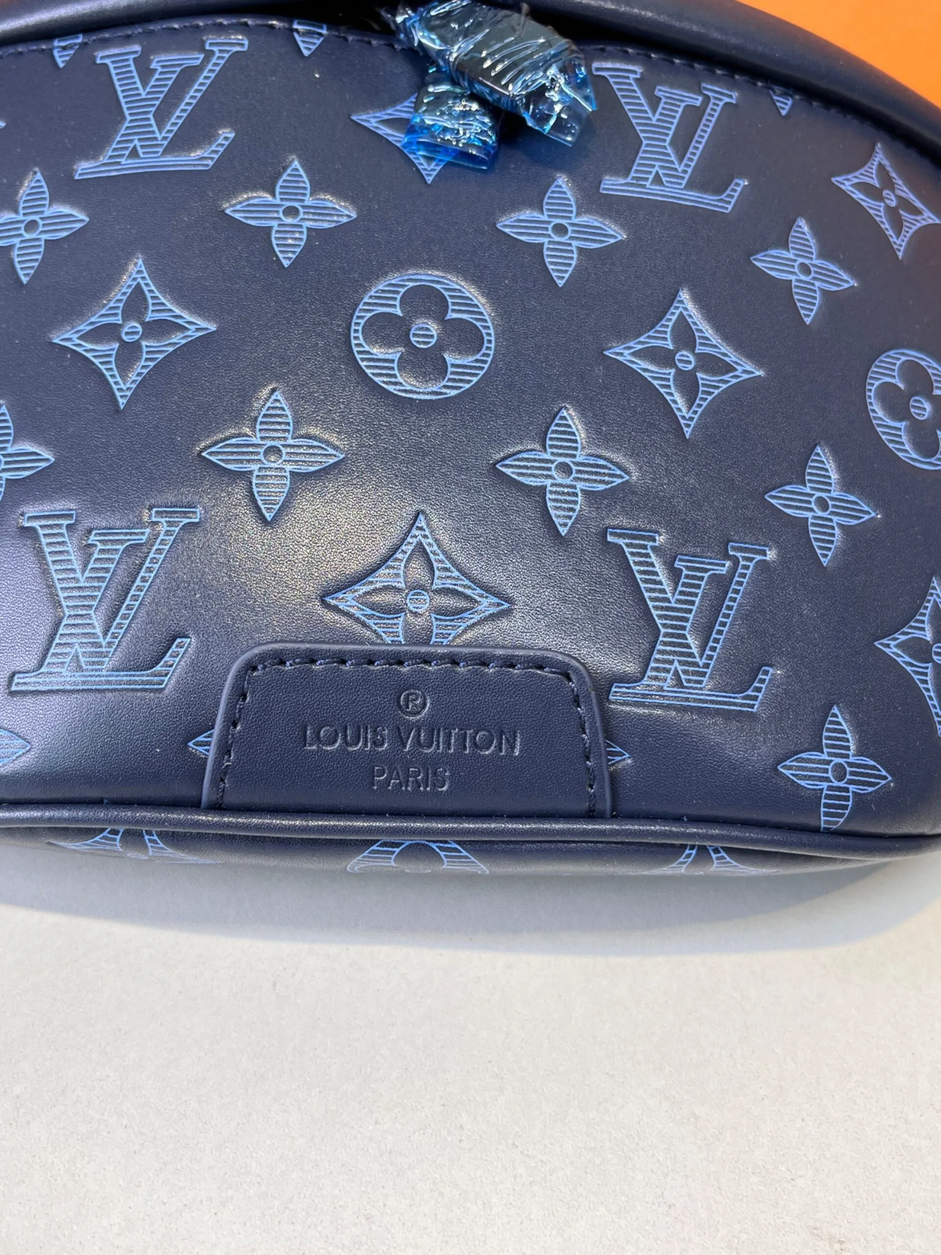 Louis Vuitton Discovery PM Bumbag / Navy Blue Black Hardware - Image 7