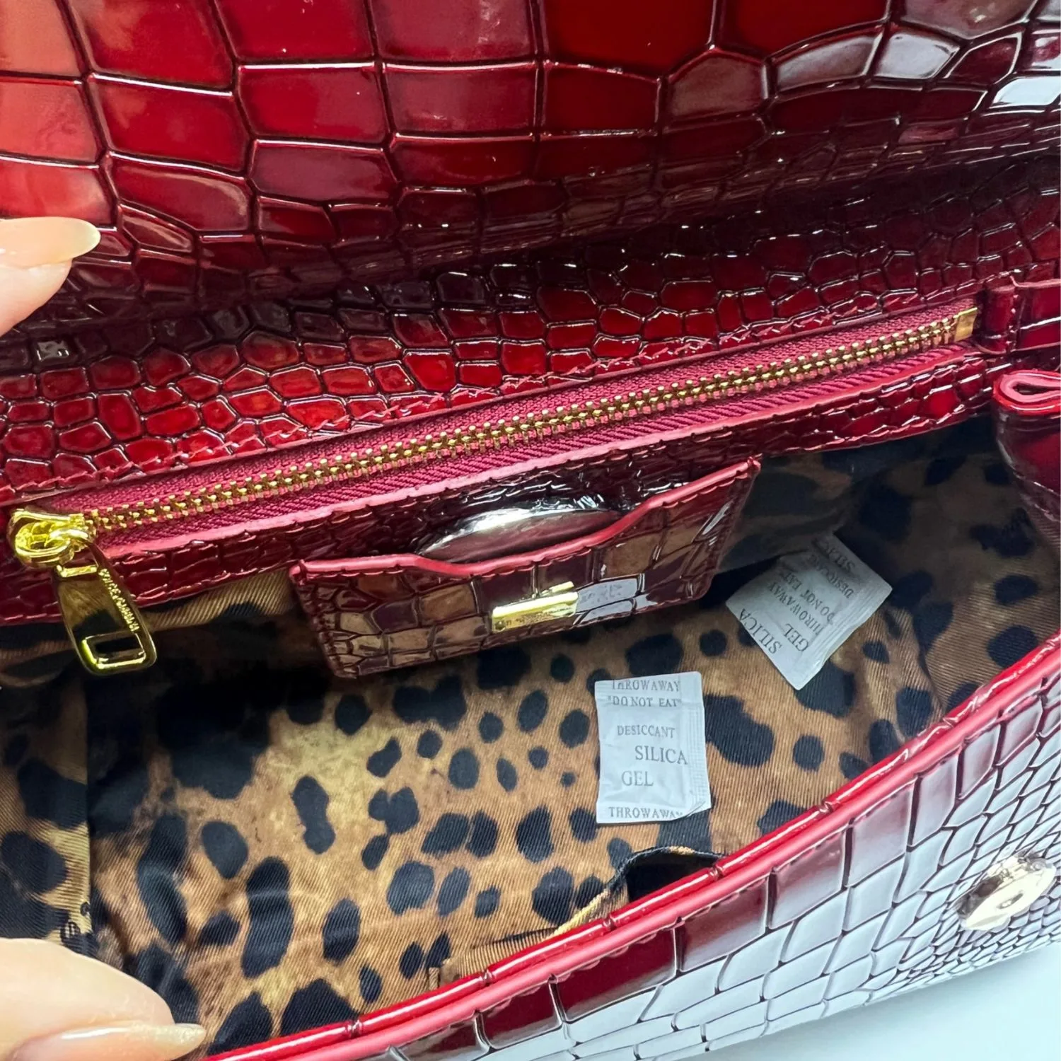 Dolce & Gabbana Medium Sicily Bag In Foiled Crocodile-Print Burgundy / DG - Image 6