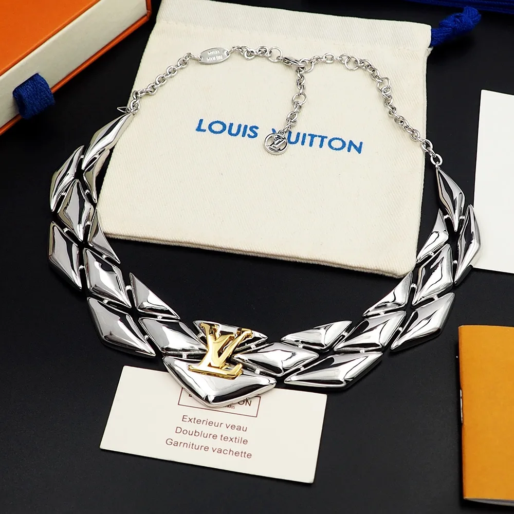 Louis Vuitton Donkey Necklace Silver - Image 4