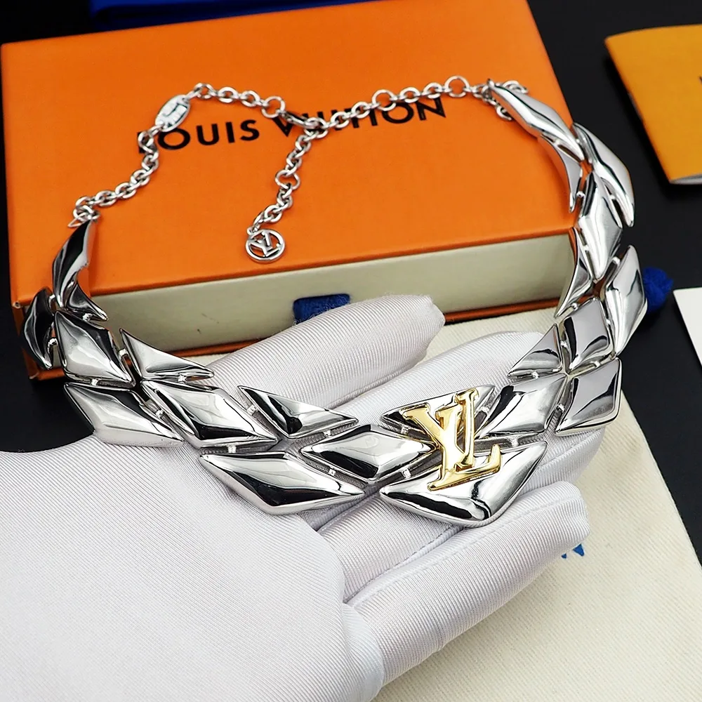 Louis Vuitton Donkey Necklace Silver - Image 3