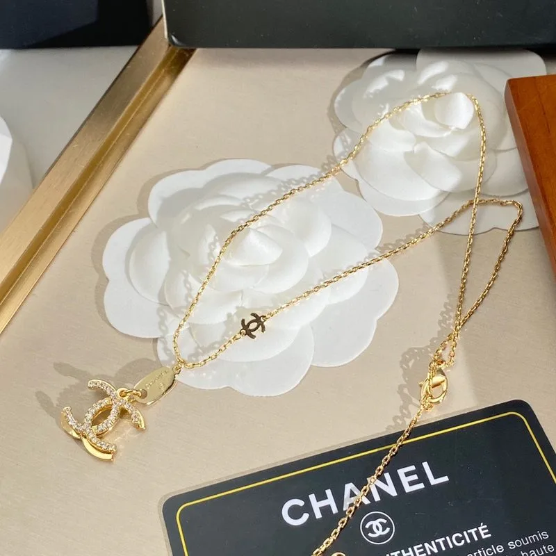 Double C Necklace Gold - Image 3