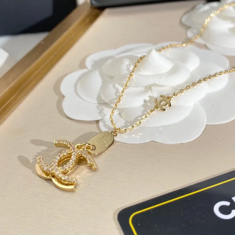 Double C Necklace Gold - Image 5