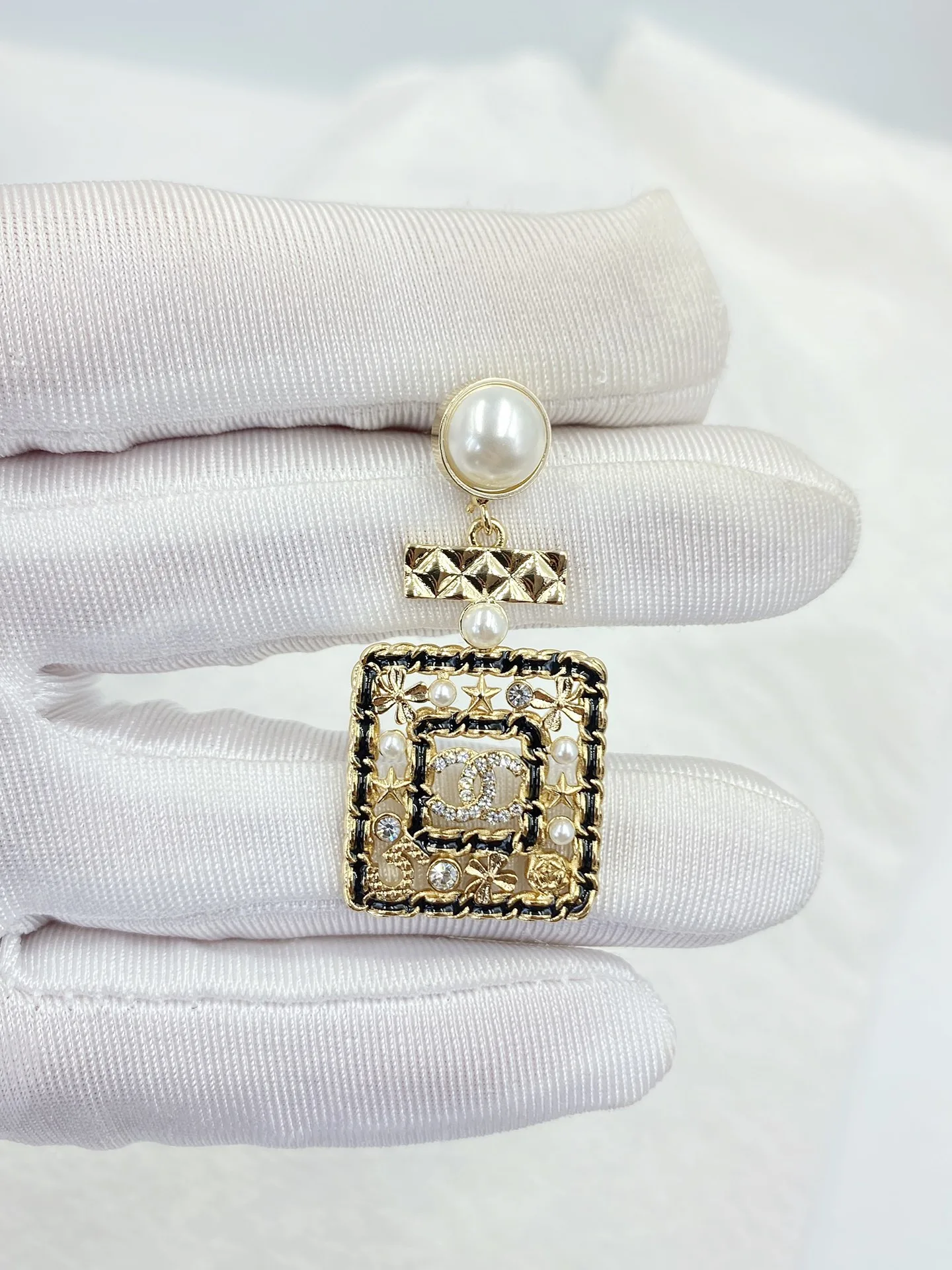 Chanel Douple Black Border Square Frame Earrings Gold Tone - Image 8