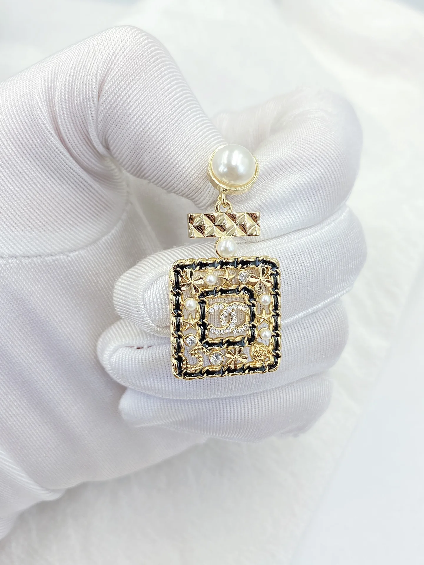 Chanel Douple Black Border Square Frame Earrings Gold Tone - Image 6