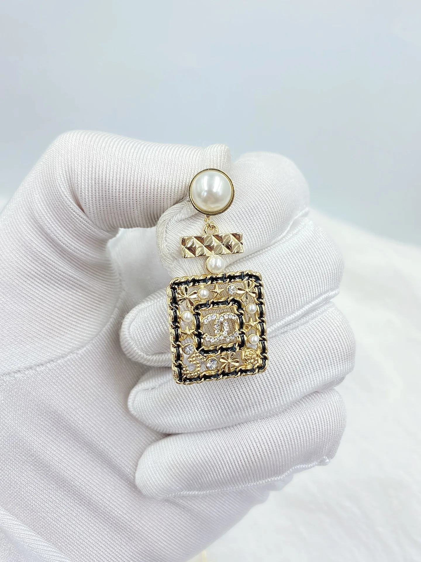 Chanel Douple Black Border Square Frame Earrings Gold Tone - Image 4