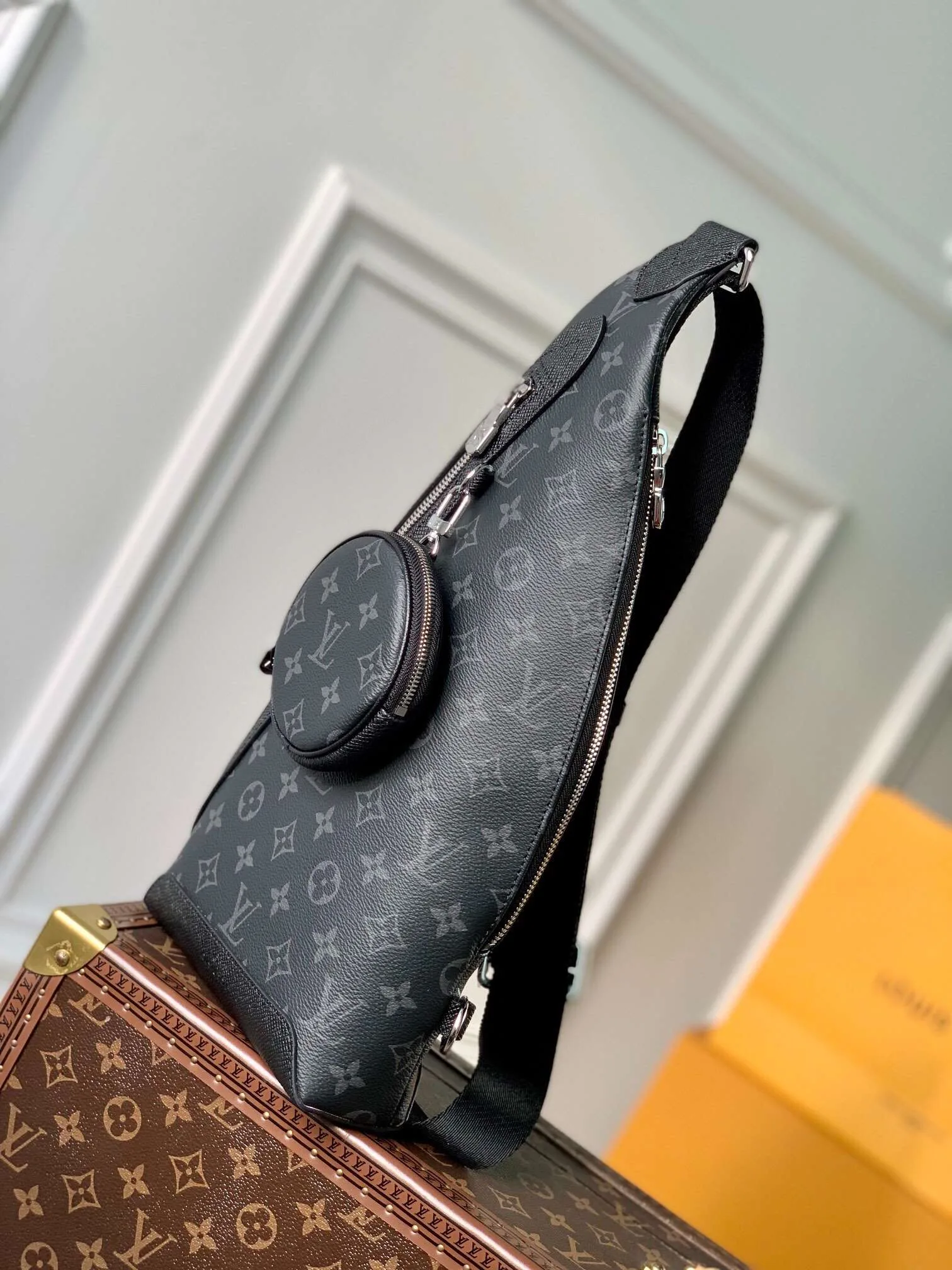 Louis Vuitton Duo Slingbag Black / - Image 7