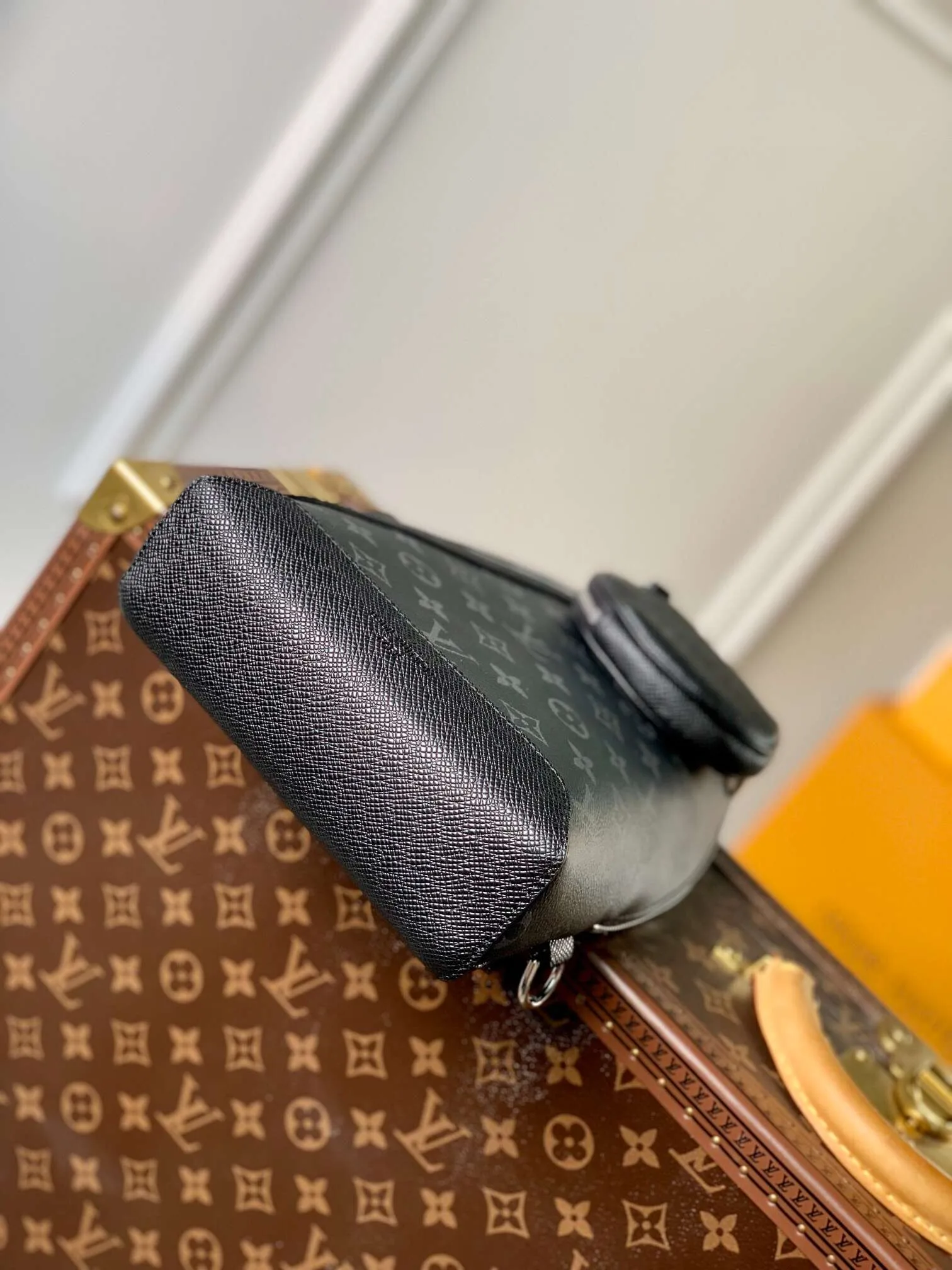 Louis Vuitton Duo Slingbag Black / - Image 6