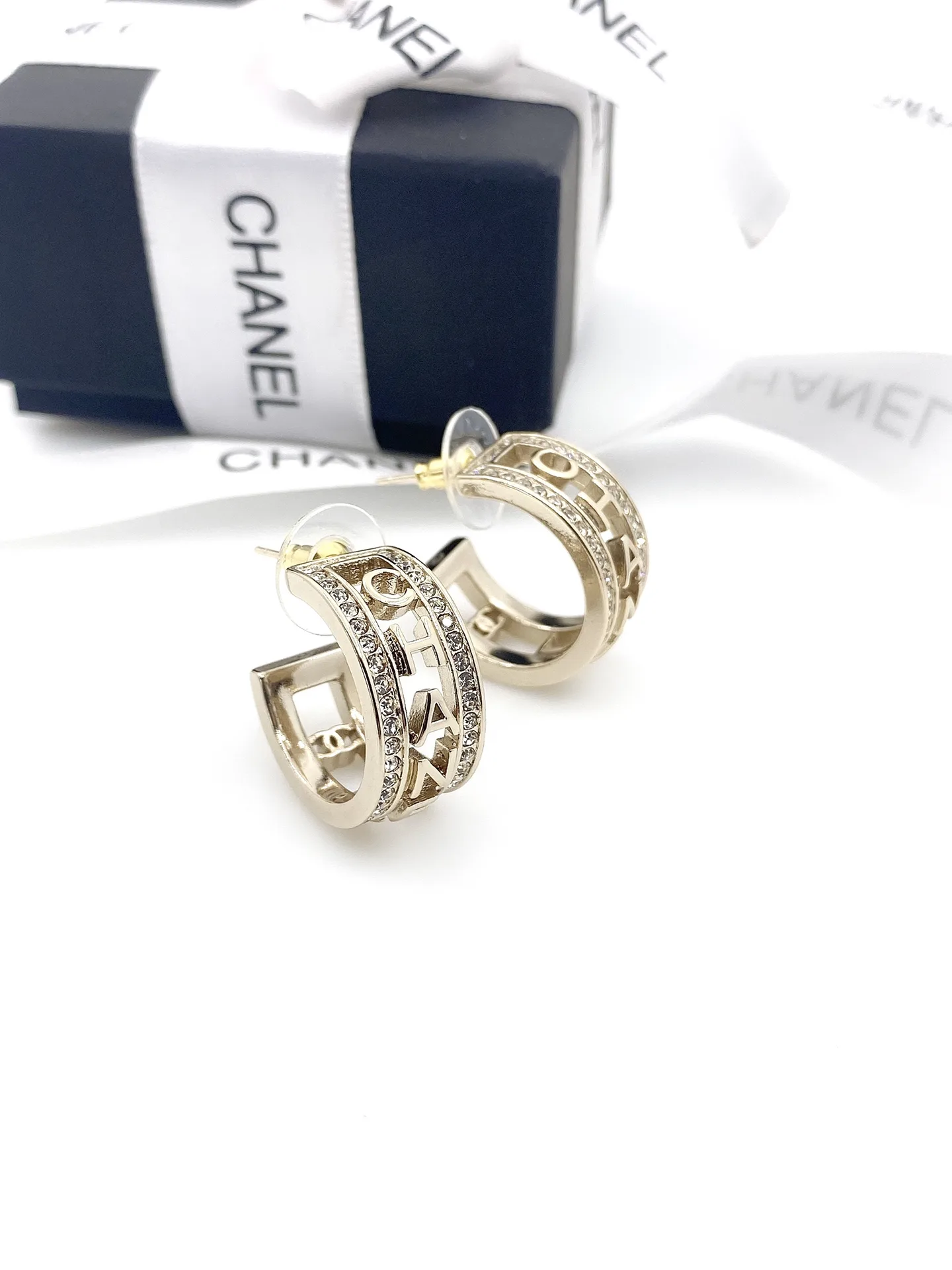Chanel Engraving The Letter C-H-A-N-E-L Earrings Gold Tone - Image 7