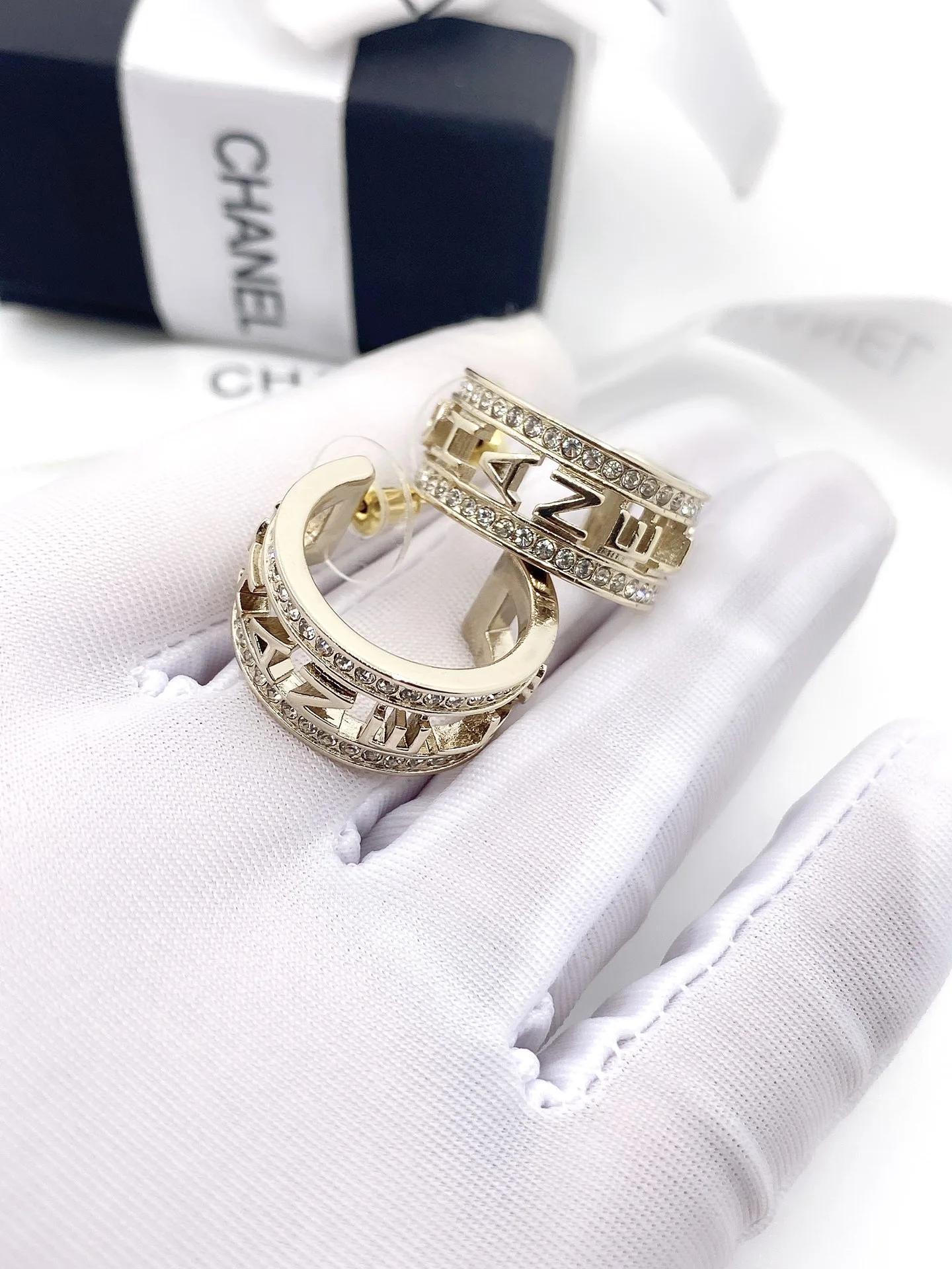 Chanel Engraving The Letter C-H-A-N-E-L Earrings Gold Tone - Image 6