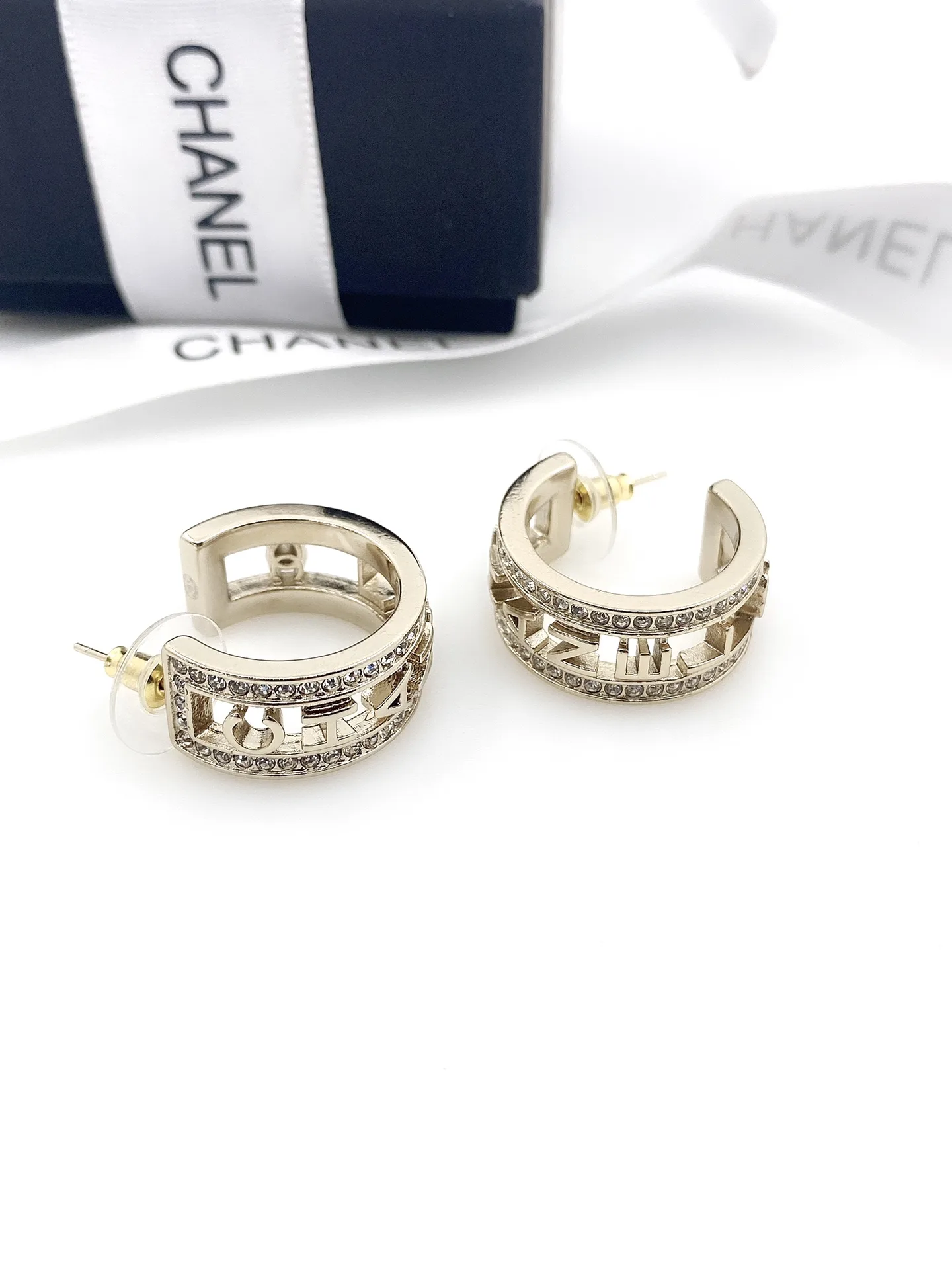 Chanel Engraving The Letter C-H-A-N-E-L Earrings Gold Tone - Image 5