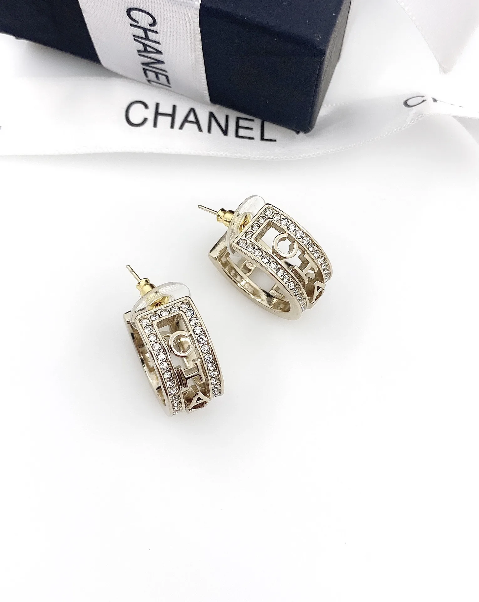 Chanel Engraving The Letter C-H-A-N-E-L Earrings Gold Tone - Image 2