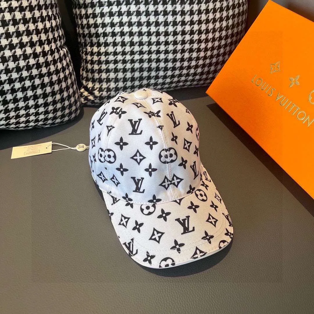 Louis Vuitton Epi Monogram Cap White - Image 6