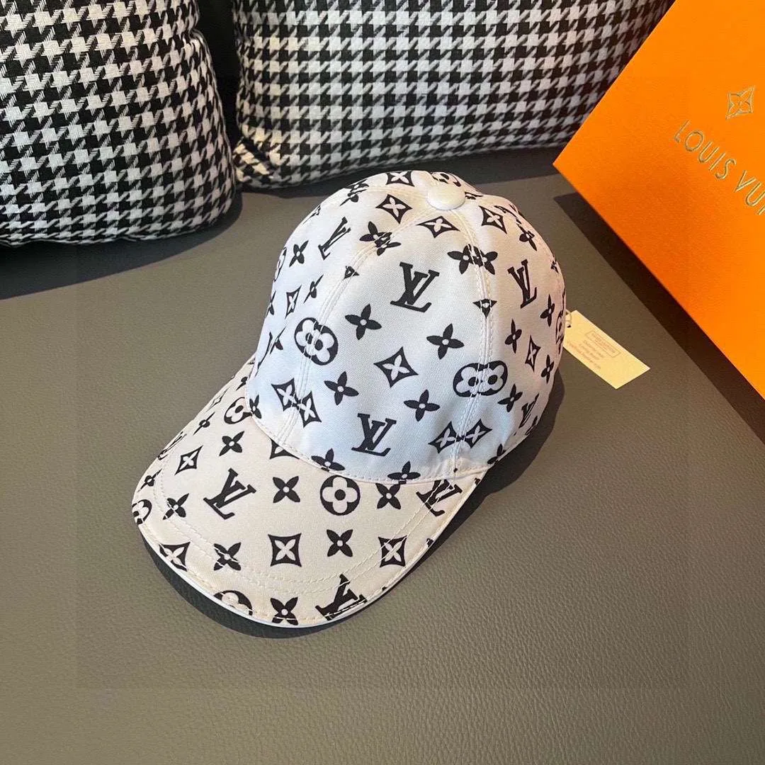 Louis Vuitton Epi Monogram Cap White - Image 4
