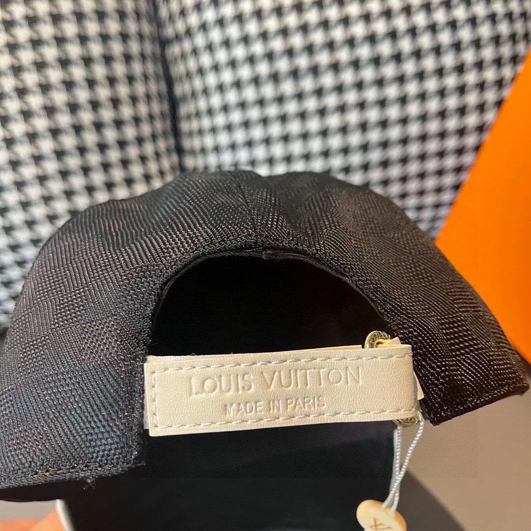 Louis Vuitton Epi Monogram Cap Black - Image 3