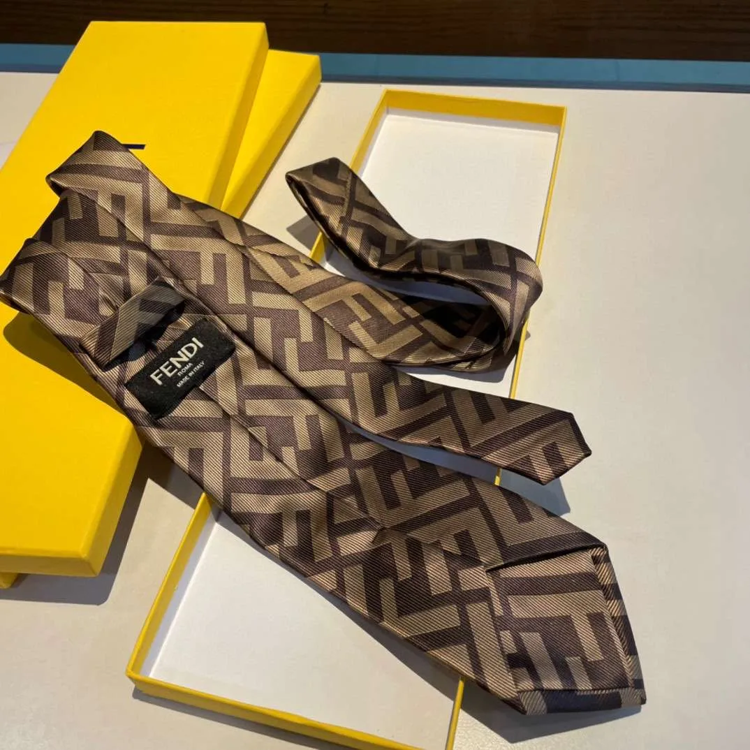 Fendi FF Logo Silk Tie in Navy and Beige - Image 4