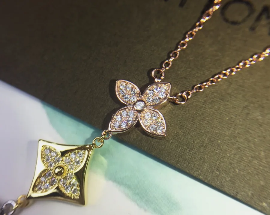Louis Vuitton Flower Necklace Silver - Image 5