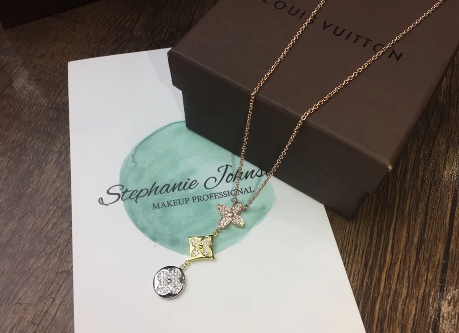 Louis Vuitton Flower Necklace Silver - Image 6