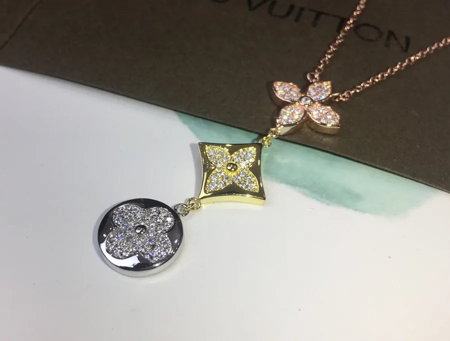 Louis Vuitton Flower Necklace Silver - Image 8