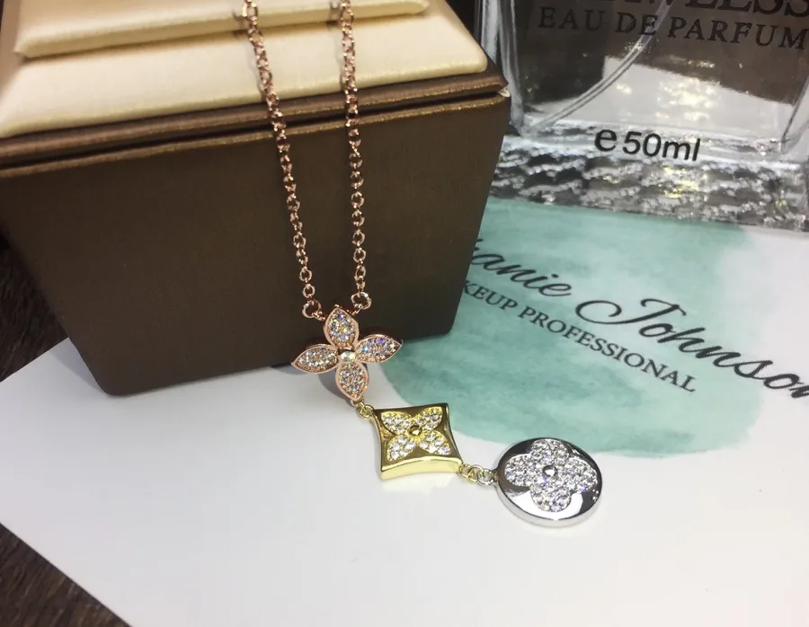 Louis Vuitton Flower Necklace Silver - Image 7