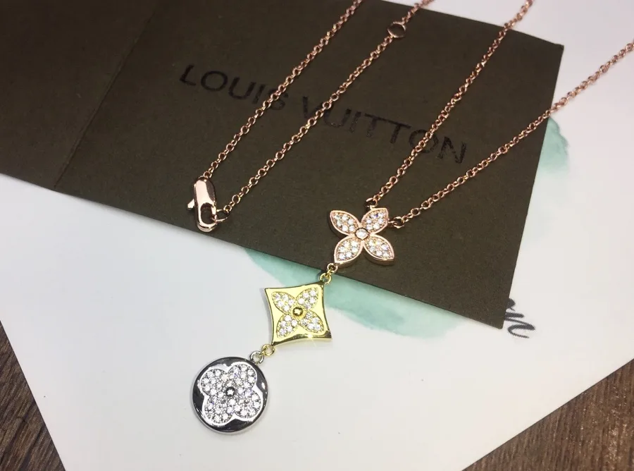 Louis Vuitton Flower Necklace Silver - Image 9