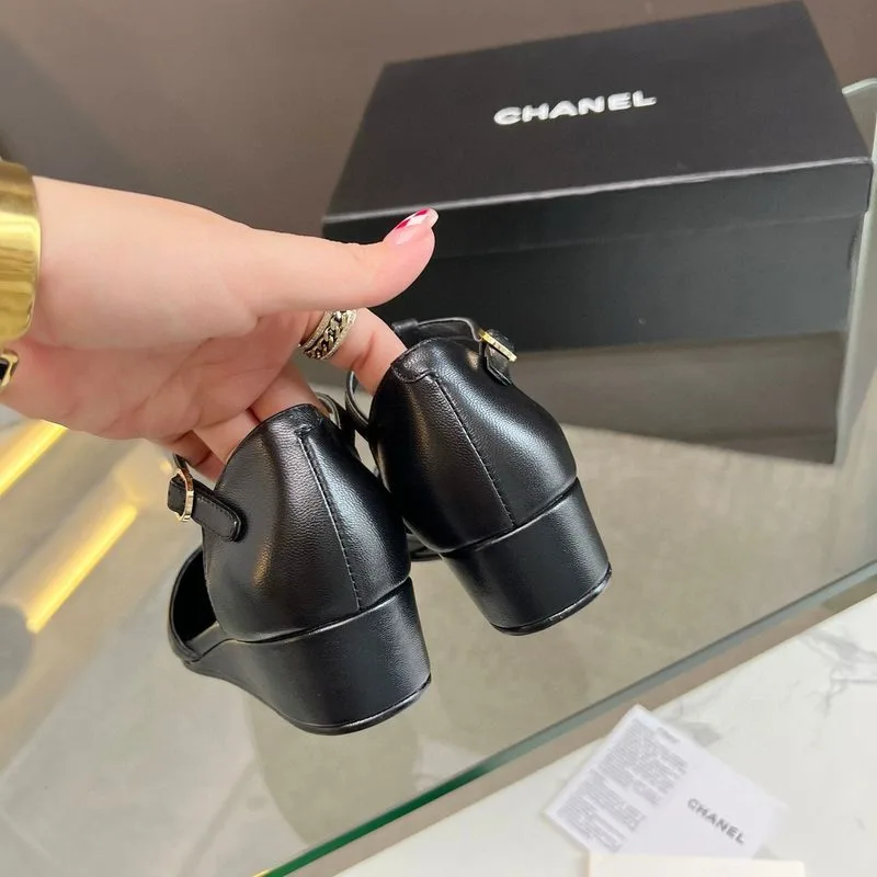 Chanel Flower Casual Black - Image 3
