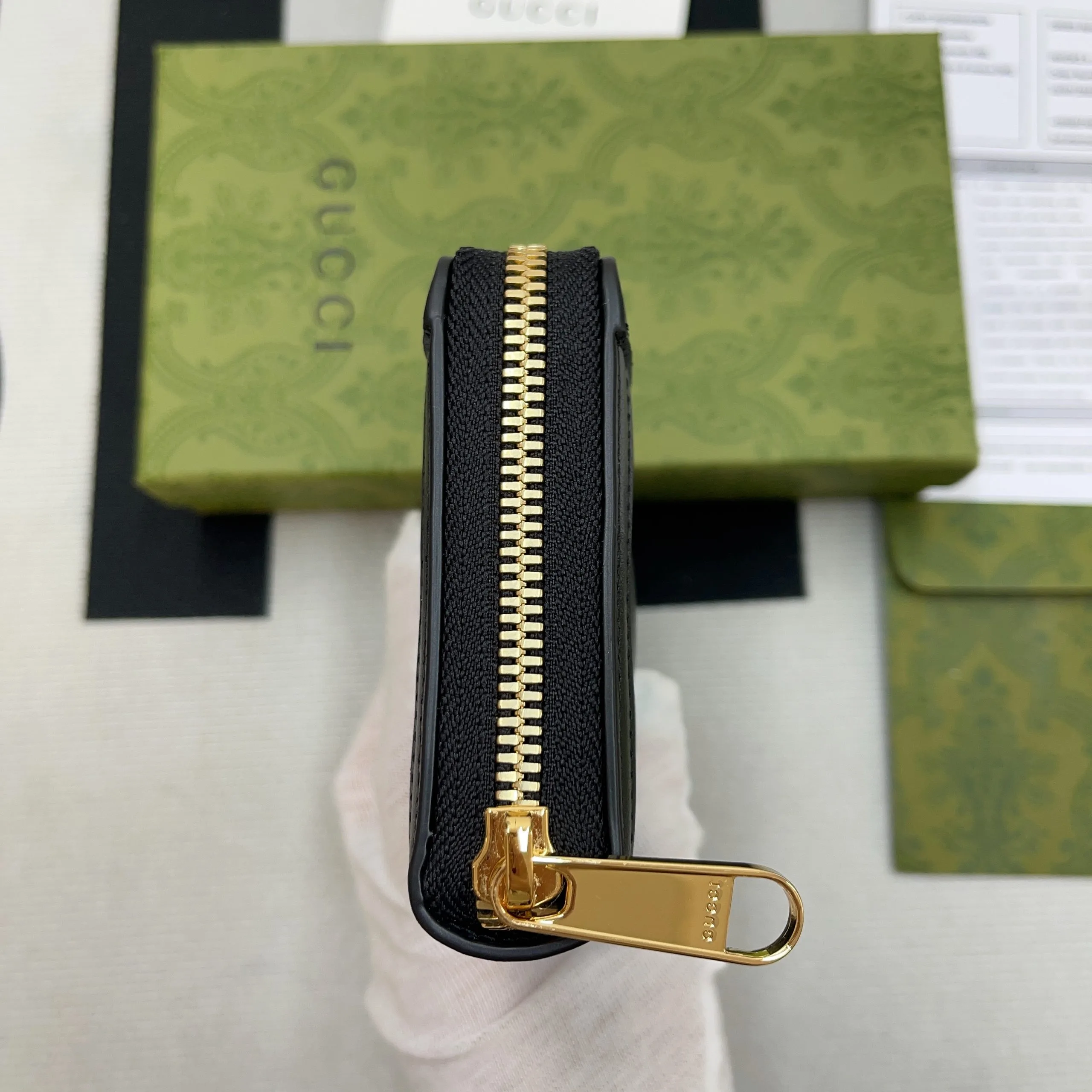 Gucci GG Matelassé Zip-Around Wallet Black UM8IG 1000 / - Image 11