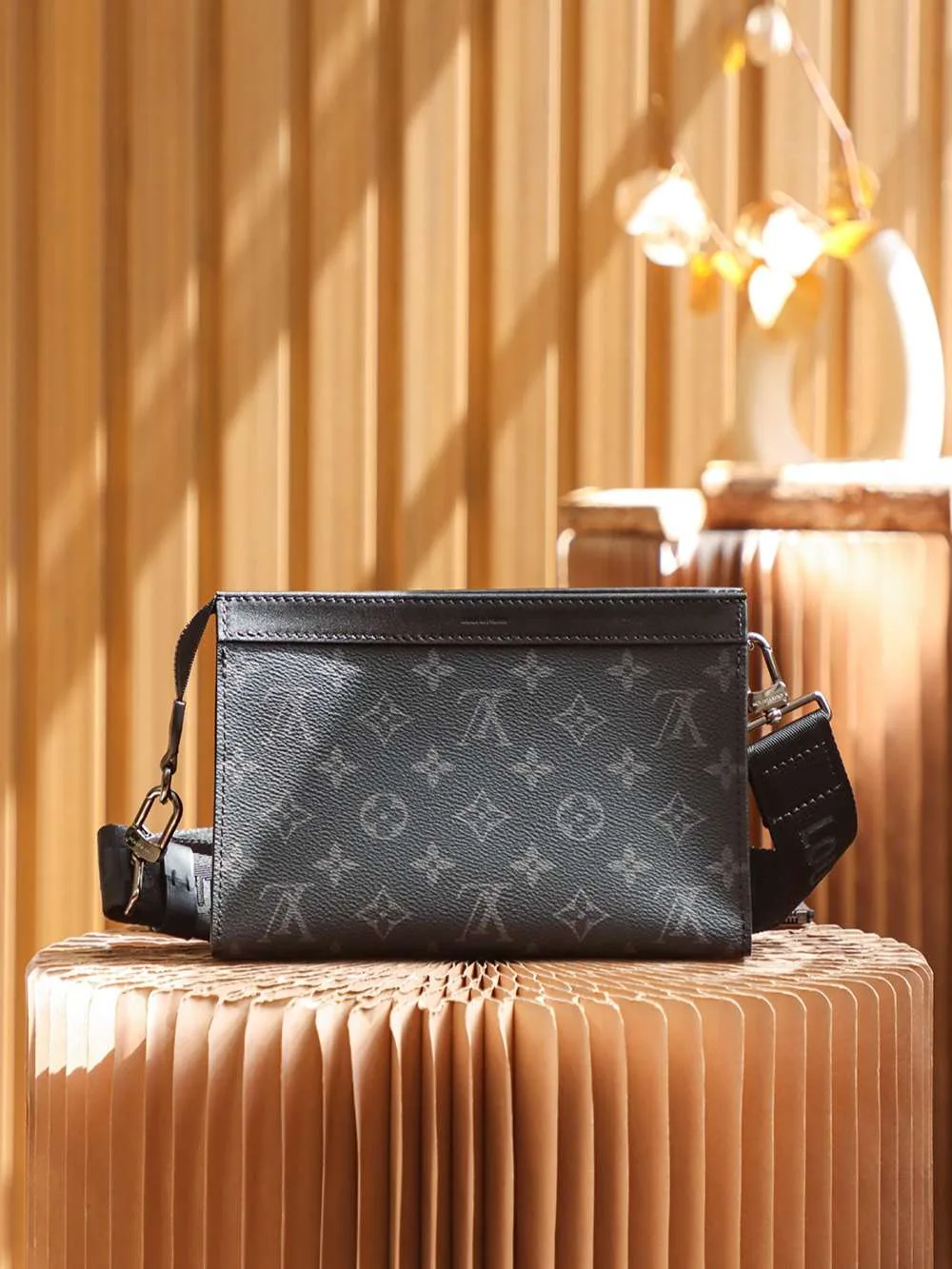 Louis Vuitton Pochette Gaston Wearable Wallet Shoulder Bag / Black Monogram Eclipse Canvas Silver Hardware - Image 8