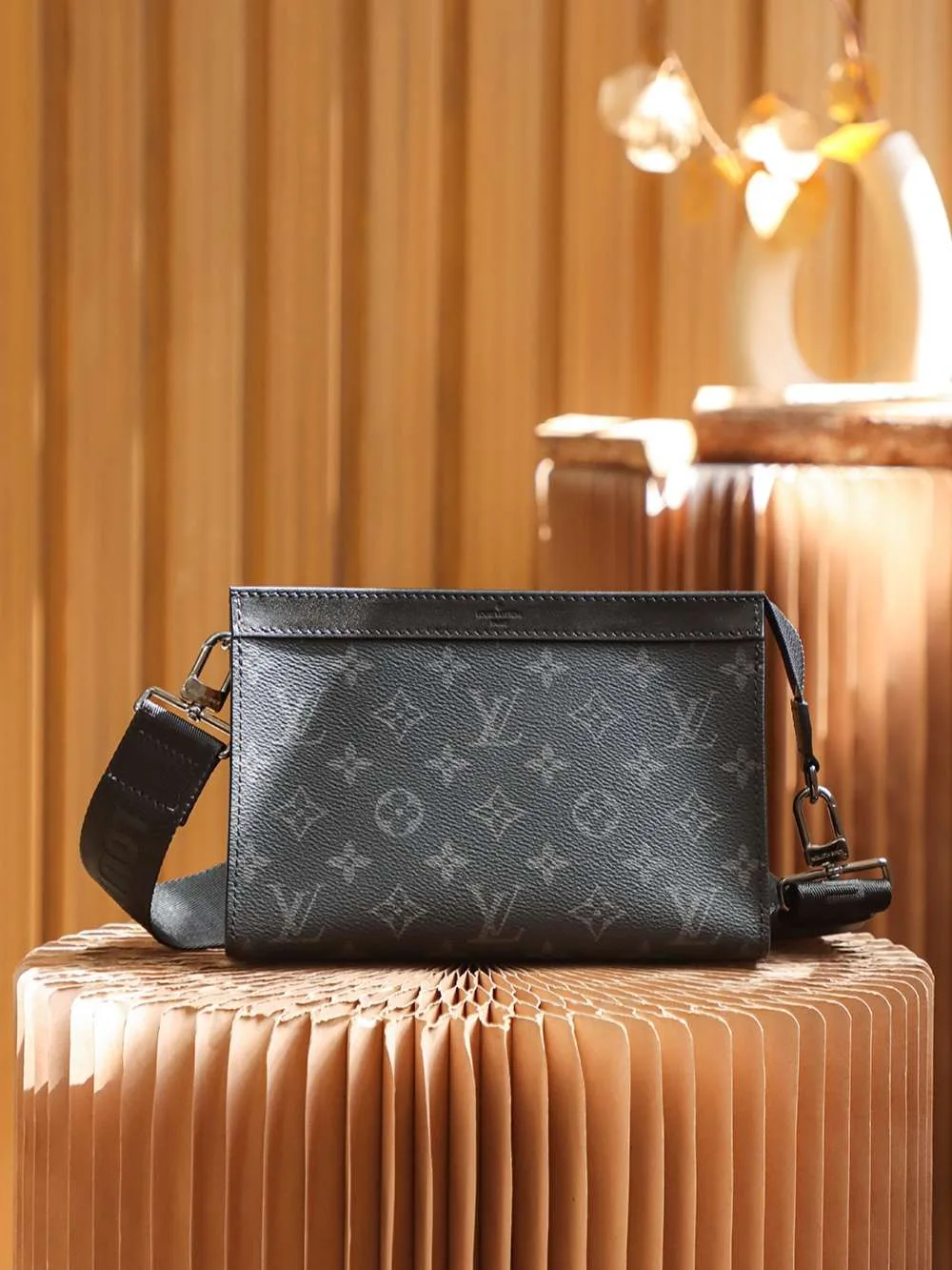 Louis Vuitton Pochette Gaston Wearable Wallet Shoulder Bag / Black Monogram Eclipse Canvas Silver Hardware - Image 11