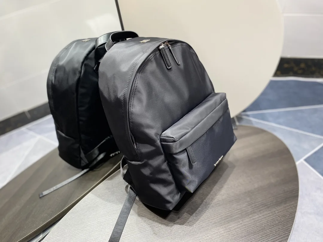 Givenchy Essentiel U Backpack Black / - Image 3