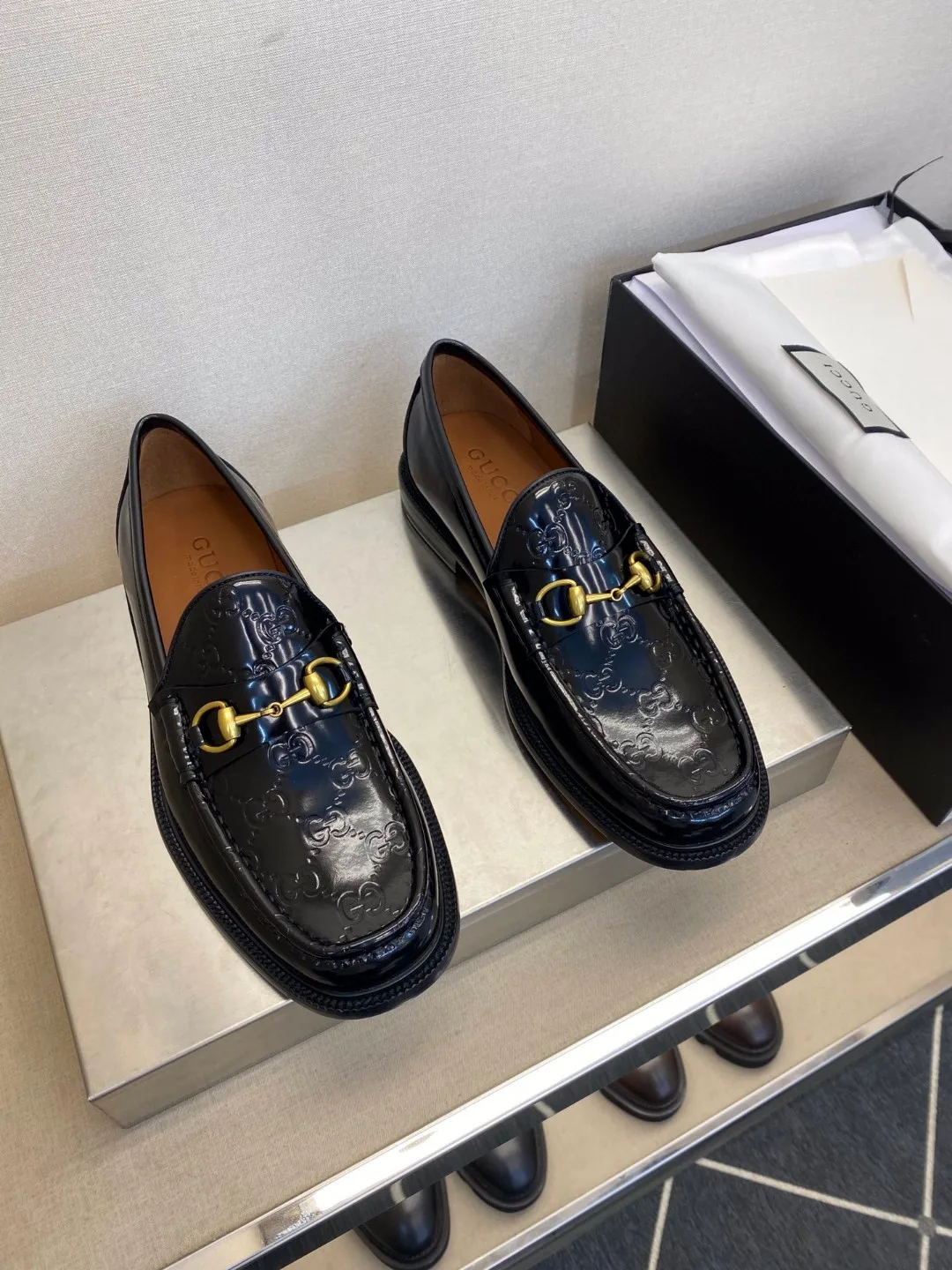 Alternative view of Gucci Men’s 1953 Horsebit Loafer Black