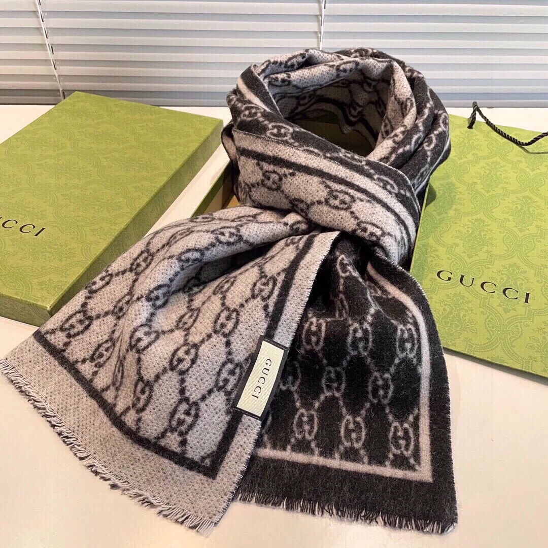 Gucci Double Sided Scarf Black - Image 4