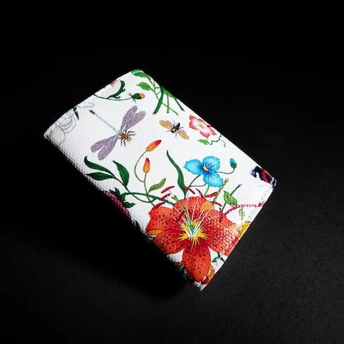 Gucci Flora Motif Bi Fold Card Case / White/ Multicolor Palladium Hardware - Image 3