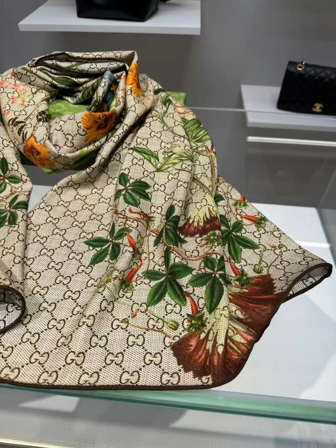 Gucci Floral Cashmere Monogram Scarf / - Image 4