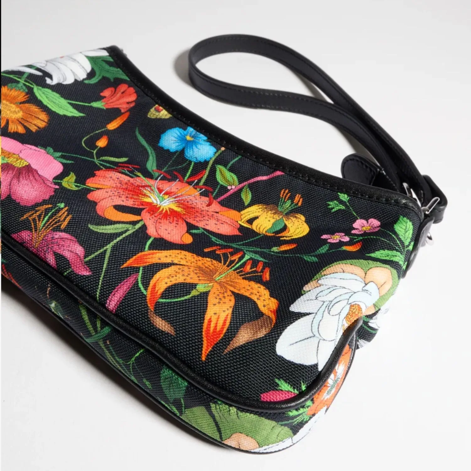 Gucci Gossip Small Shoulder Bag / Black/ Multicolor Silver Hardware - Image 6