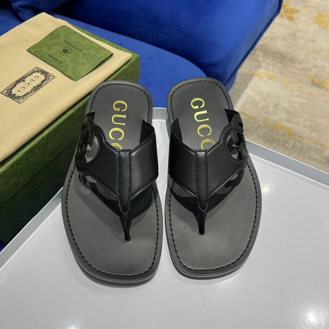 Alternative view of Gucci Interlocking-G Thong Sandal Black