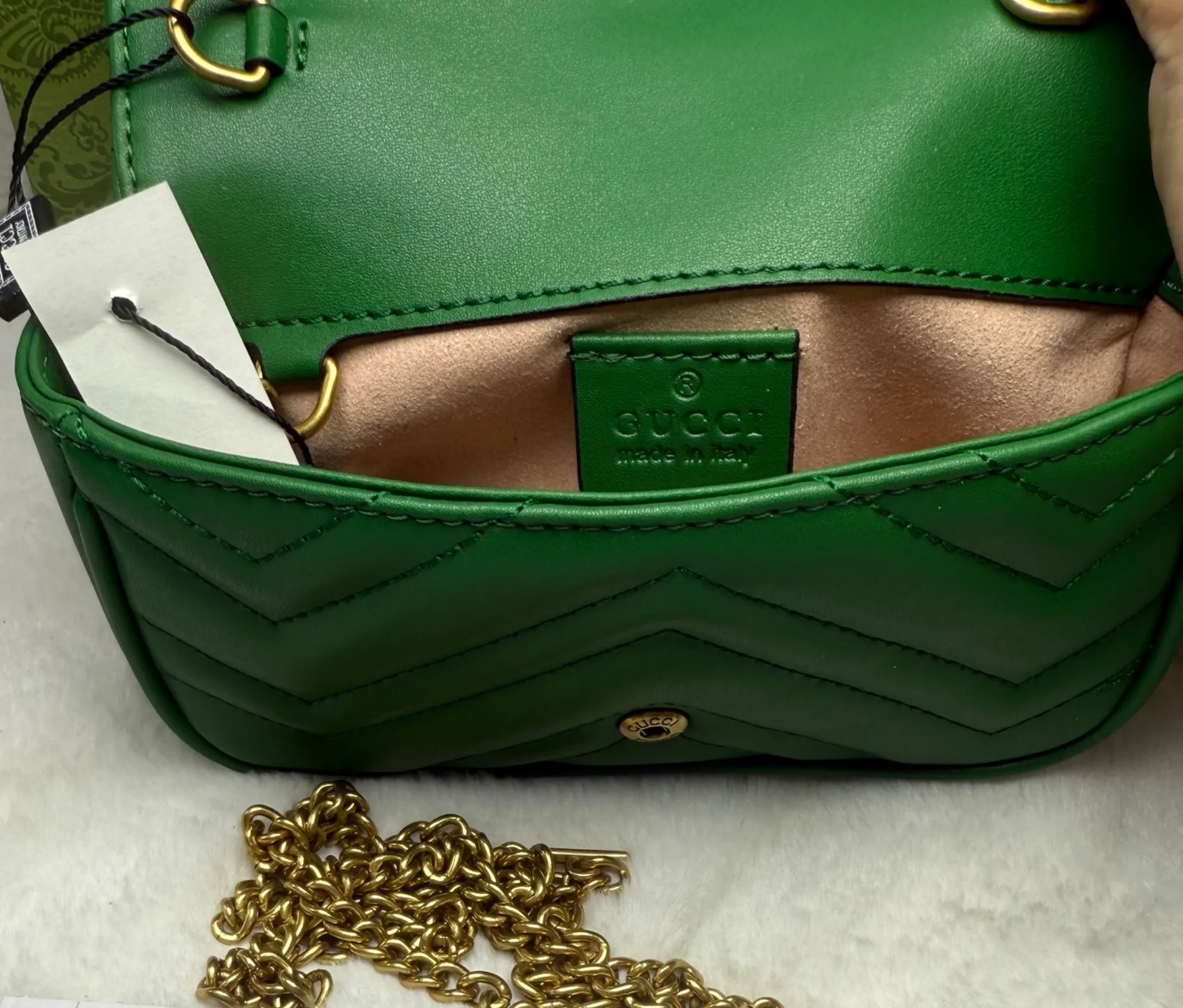 Gucci Marmont Matelassé Super Mini Bag Green Matelassé Chevron / - Image 4