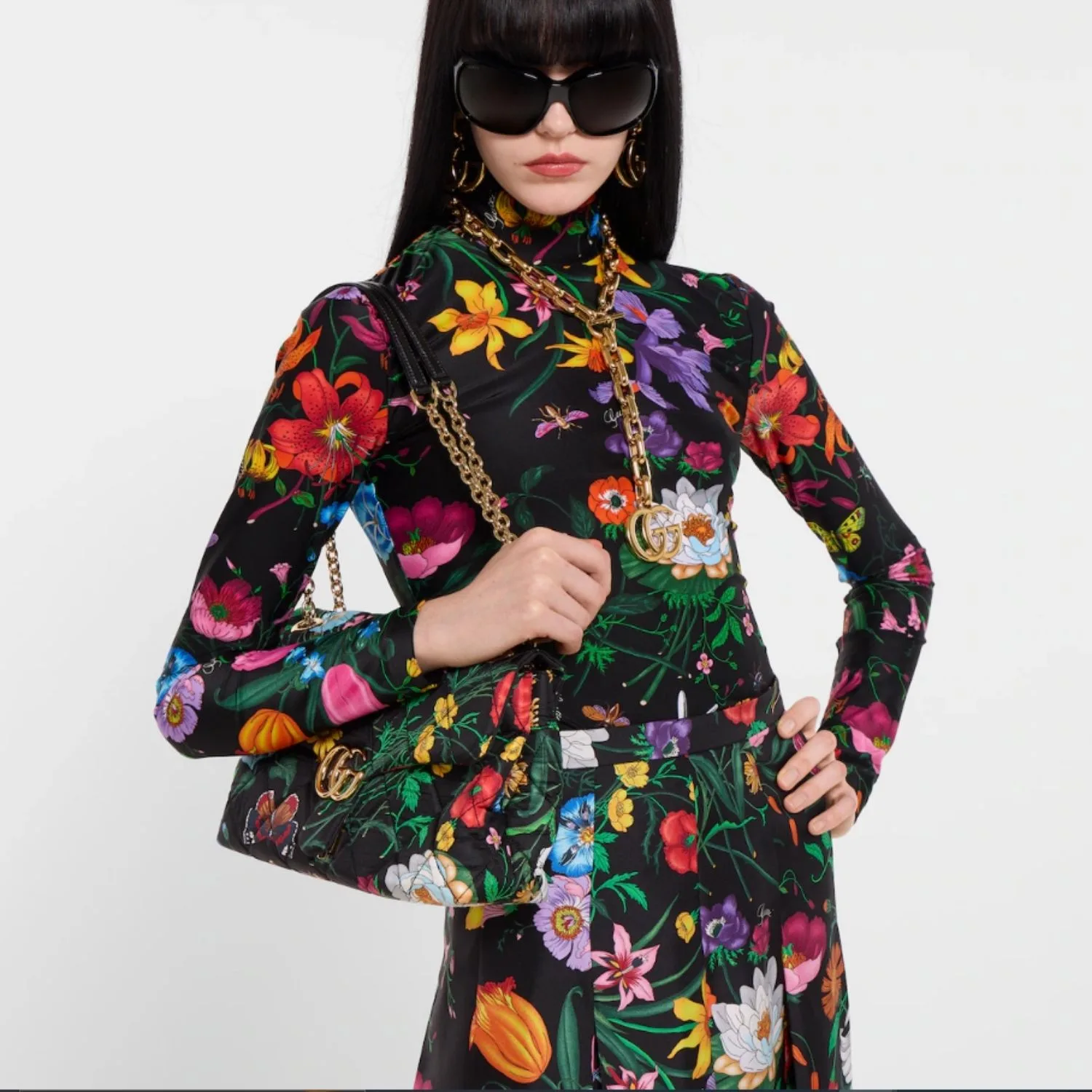 Gucci Marmont Medium Shoulder Bag / Black And Multicolor Flora Gold Hardware - Image 2