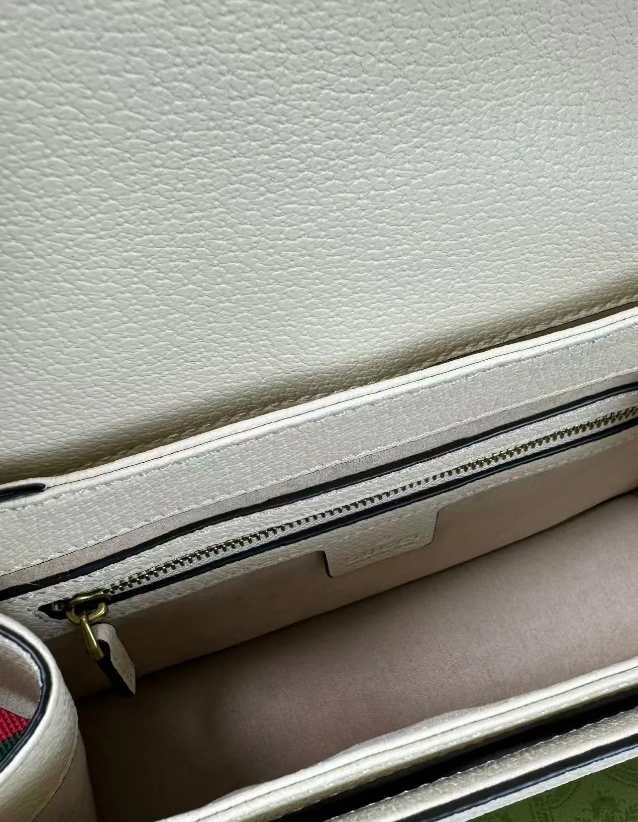 Gucci Queen Margaret GG Small Top Handle Bag / Beige And Ebony GG Supreme Canvas - Image 6