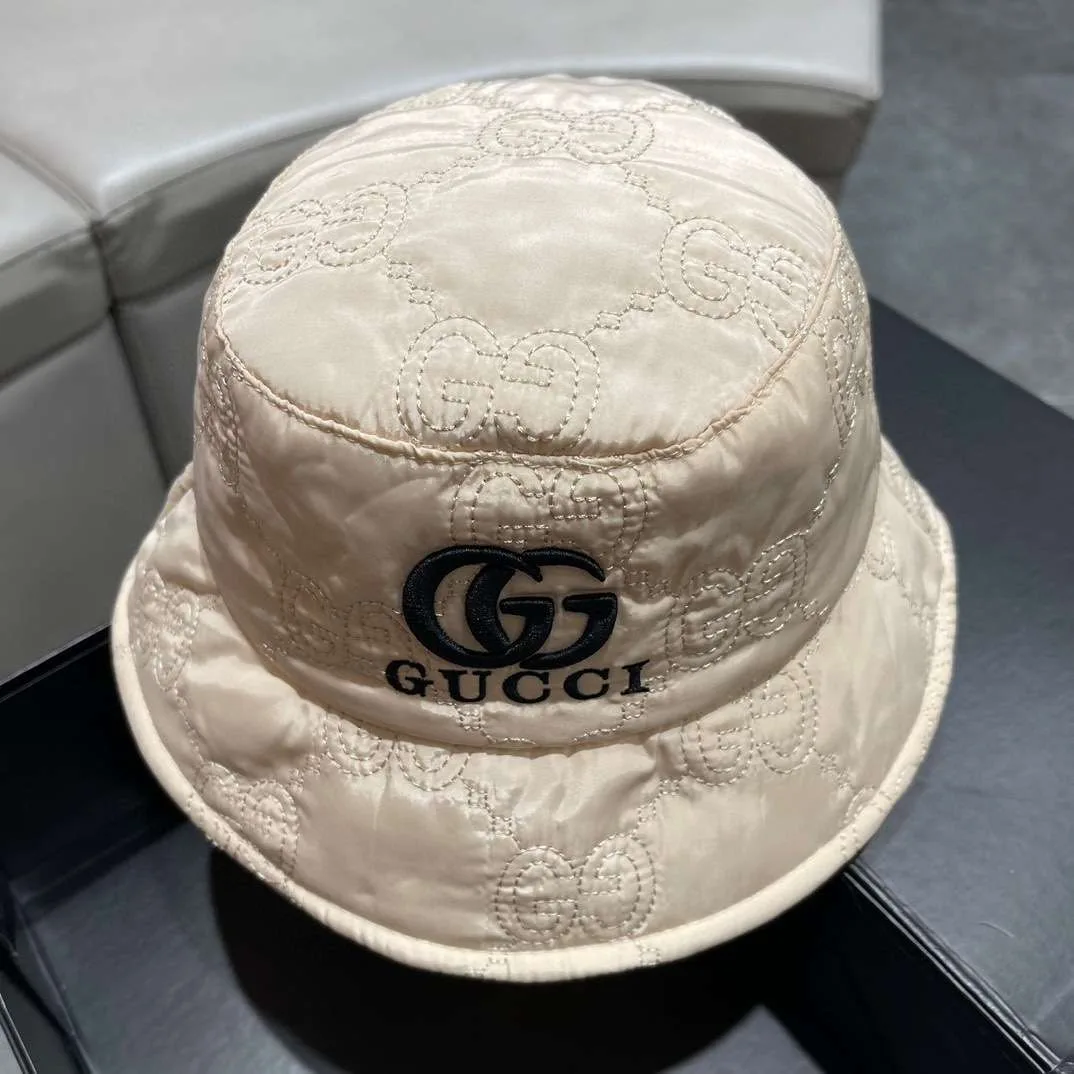 Gucci Quilted Bucket Hat Cream - Image 6