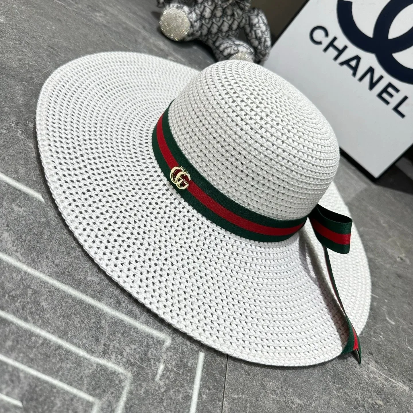 Gucci Ribbon Band Straw Fedora Hat White Straw - Image 3