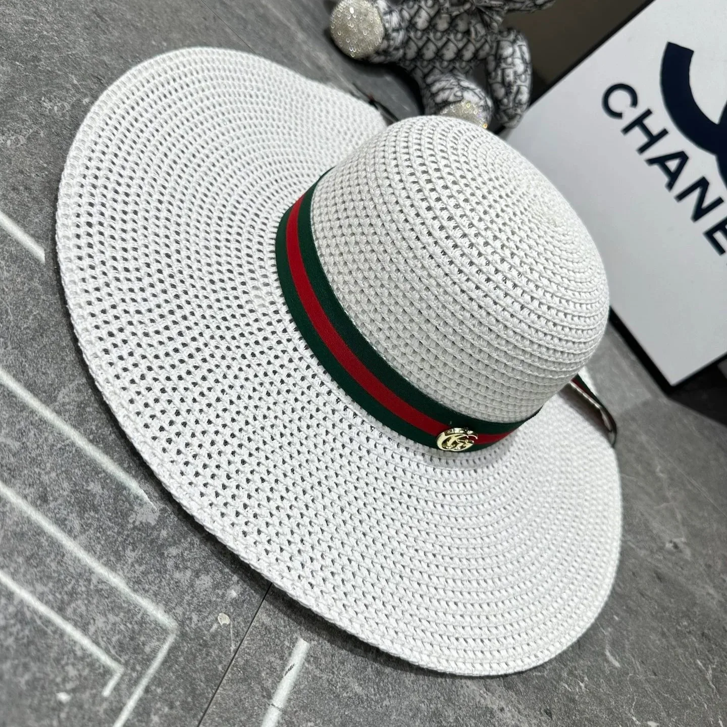 Gucci Ribbon Band Straw Fedora Hat White Straw - Image 4